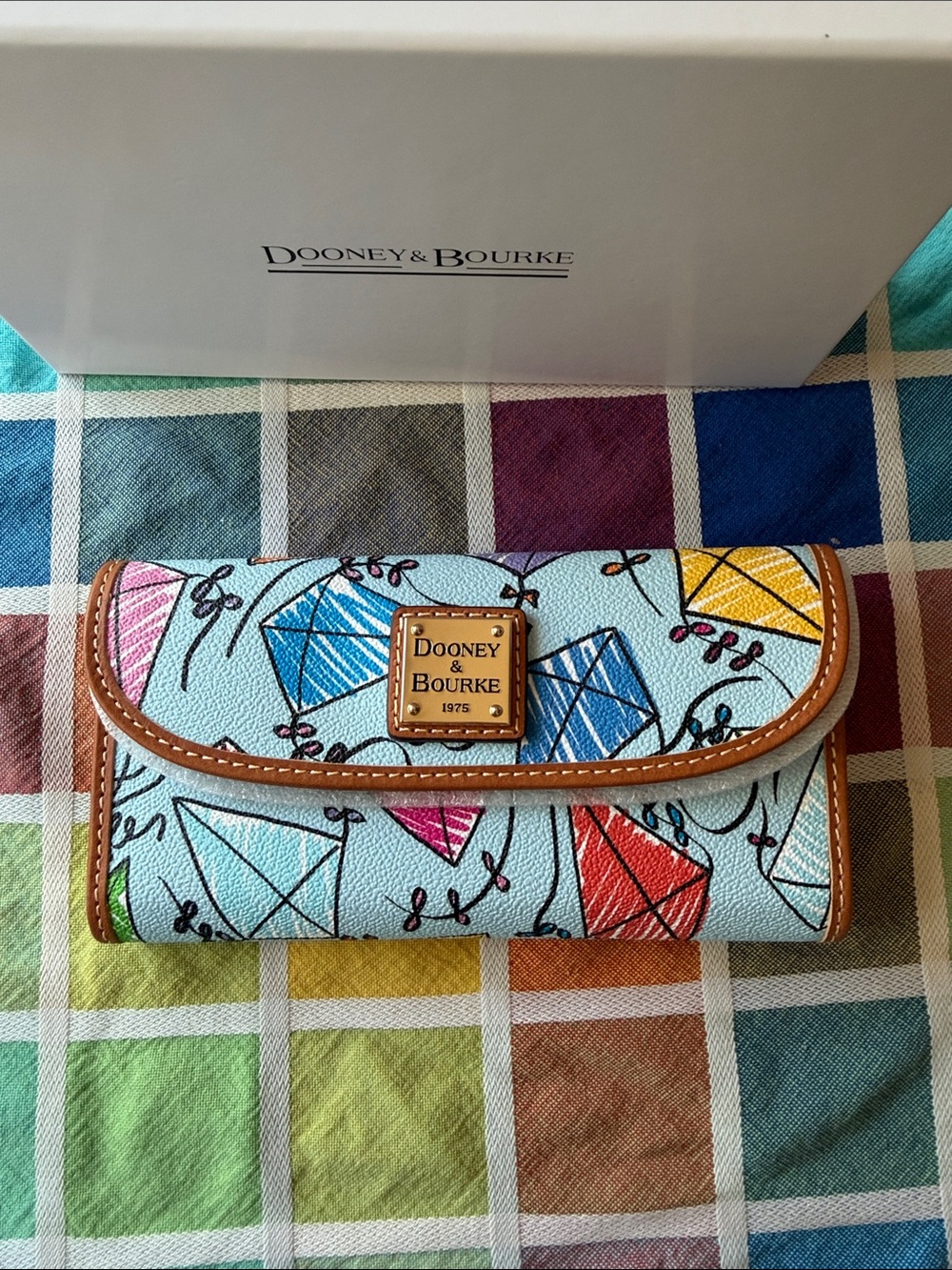 🪁 DOONEY AND BURKE KITE CONTINENTAL CLUTCH🪁 NWT 🪁 - Picture 5 of 16